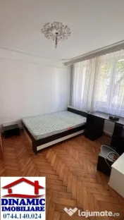 Apartament 3 camere, decomandat – Str. 1 Decembrie, Dărmănești 