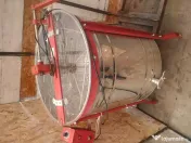 Vând Camion apicol 