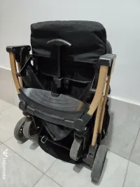 Vând cărucior pliabil pentru copil 