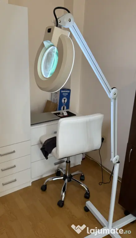 Vand Lampa Cosmetica