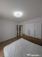 Apartament de 3 camere, semidecomandat, zona Razoare. 