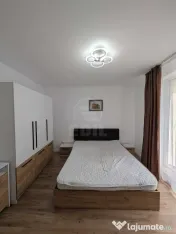 Apartament de 3 camere, semidecomandat, zona Razoare. 