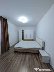 Apartament de 3 camere, semidecomandat, zona Razoare. 