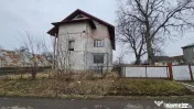 Casă / Vilă cu 12 camere, teren intravilan de 2869mp î...
