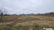 Casă / Vilă cu 12 camere, teren intravilan de 2869mp î...
