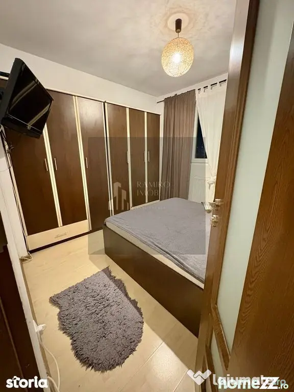 2 camere decomandat - Strada Reșița / Huedin