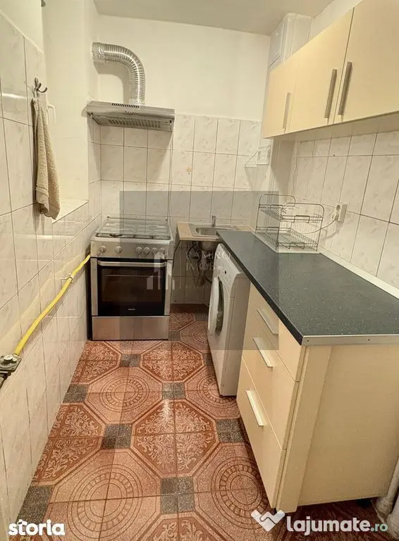 2 camere decomandat - Strada Reșița / Huedin
