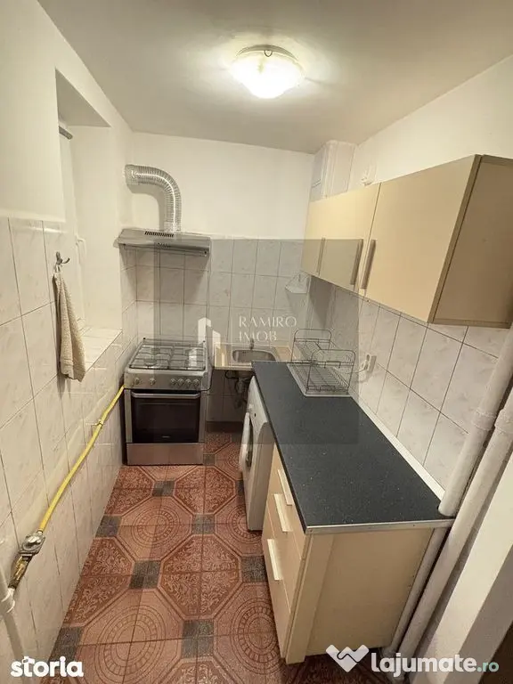 2 camere decomandat - Strada Reșița / Huedin