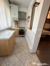 Apartament 3 camere decomandat, etaj intermediar, luminos, p 