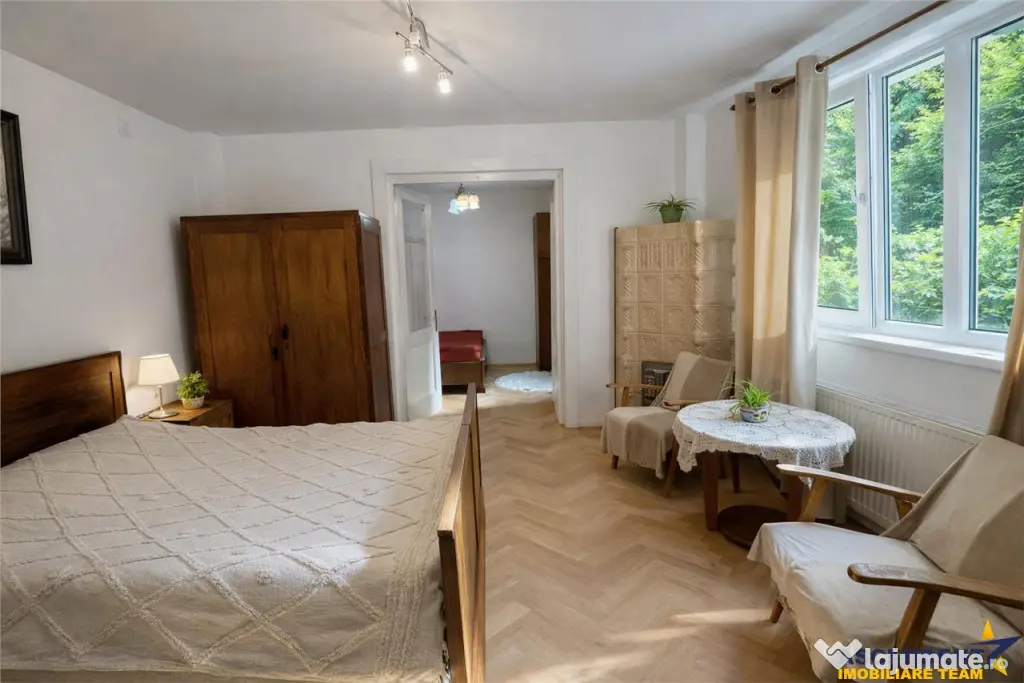 FILM Tur 3D!Casa cu 4 camere si curte, Central, Targu Mures.