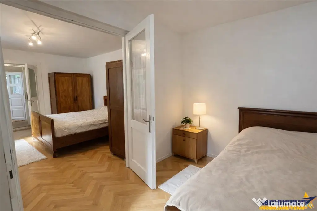FILM Tur 3D!Casa cu 4 camere si curte, Central, Targu Mures.