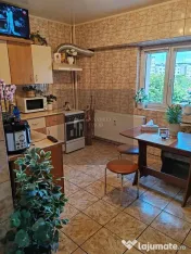 Apartament 3 camere zona MARRIOT decomandat 