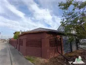 Casa deosebita P 1 cu 4 camere, foisor in curte si garaj, in 