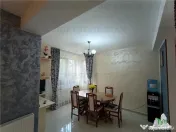 Casa deosebita P 1 cu 4 camere, foisor in curte si garaj, in 