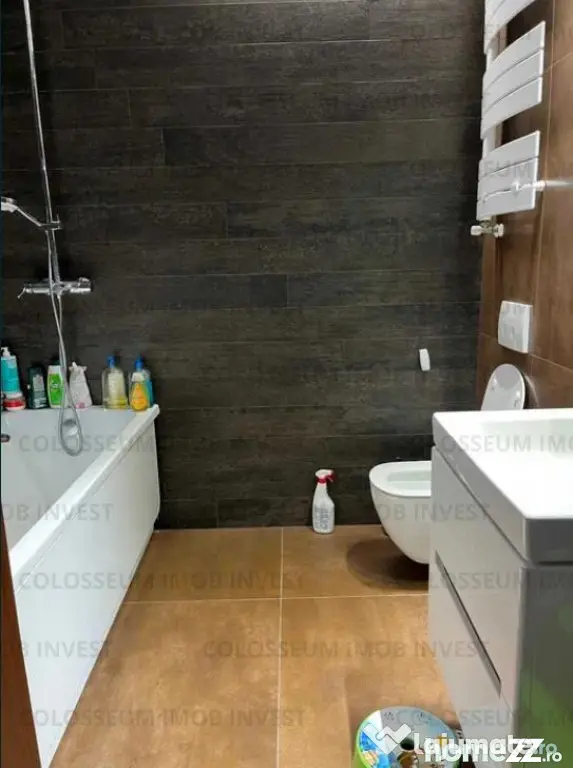 Apartament 4 camere, decomandat - zona Sanpetru