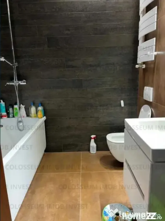 Apartament 4 camere, decomandat - zona Sanpetru