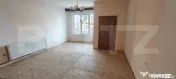 Casă spațioasă de vânzare — Calea Moldovei, zonă rezi 