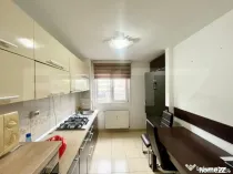 Apartament decomandat de vanzare, etaj 2, zona Dacia
