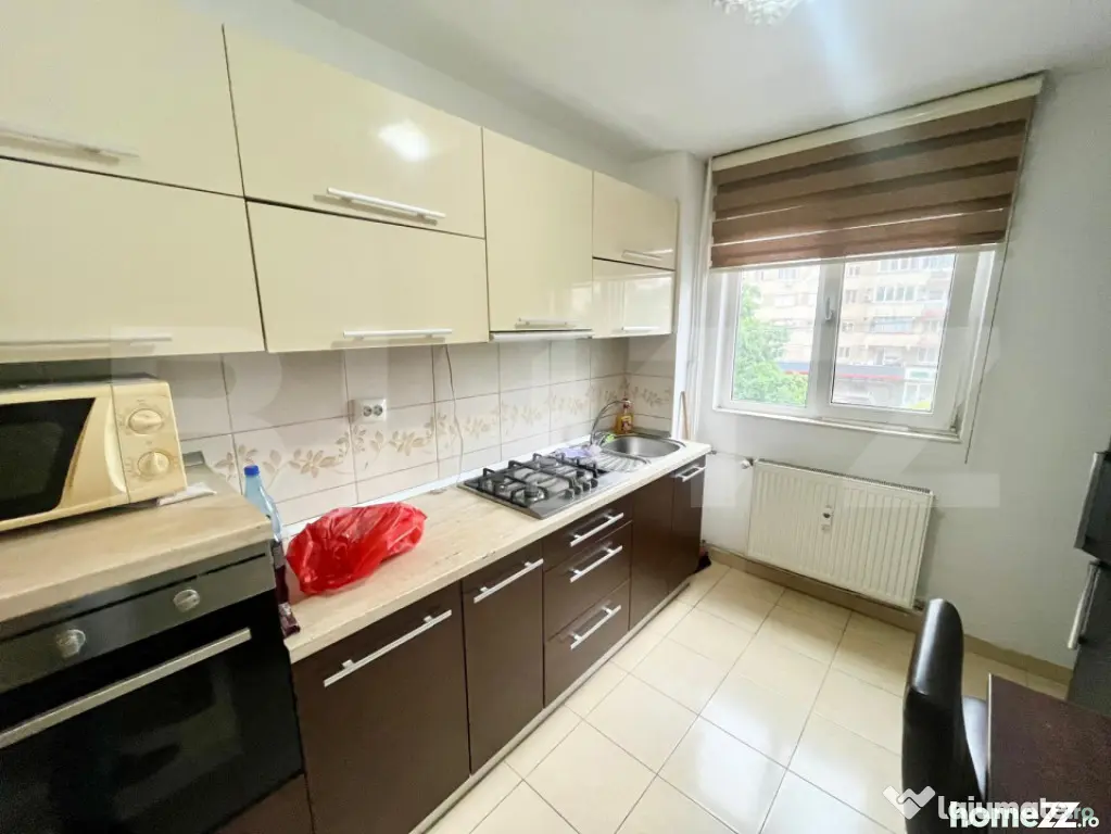 Apartament decomandat de vanzare, etaj 2, zona Dacia - Oradea (Bihor)
