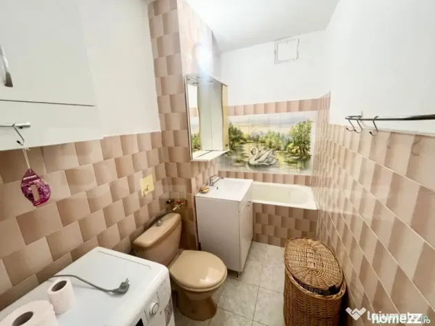Apartament decomandat de vanzare, etaj 2, zona Dacia - Oradea (Bihor)