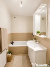 Apartament spatios, renovat integral, mobilat, utilat, zona Judetean! 
