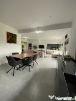 Casă modernă pe parter, 120 mp utili, teren 9 arii – com