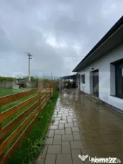 Casă modernă pe parter, 120 mp utili, teren 9 arii – com 