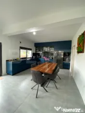 Casă modernă pe parter, 120 mp utili, teren 9 arii – com 