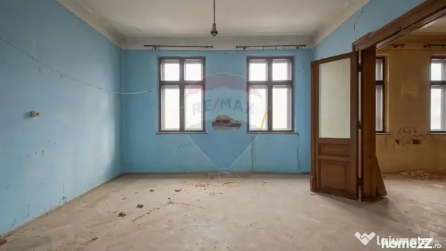 Clădire pt clinică stomatologică 10 camere, S + P + E,...