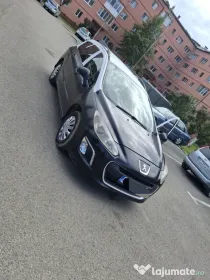Peugeot 308 1.6 hdi anul 2014