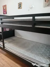 Pat suprapus din lemn masiv 