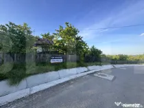 Teren intravilan, 3180 mp cu casa batraneasca - Sat Cucorani