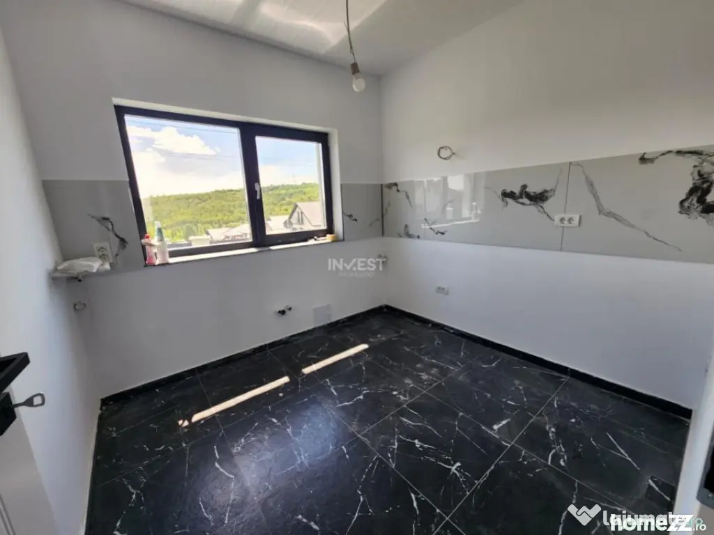 Duplex 4 camere, 2 bai , VALEA ADANCA