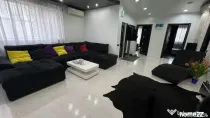 Apartament 3 camere si Spatii de Birou I Curte l Garajl P...