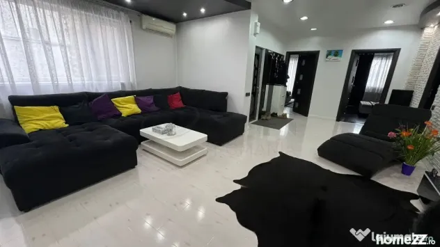 Apartament 3 camere si Spatii de Birou I Curte l Garajl P...
