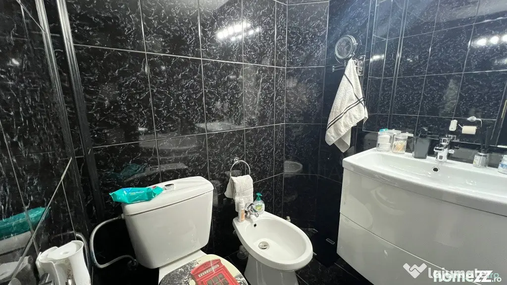 Apartament 3 camere si Spatii de Birou I Curte l Garajl P...