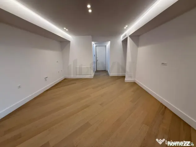 3 camere lux IANCU Nicolae