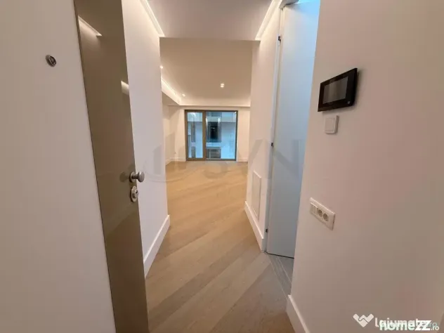 3 camere lux IANCU Nicolae