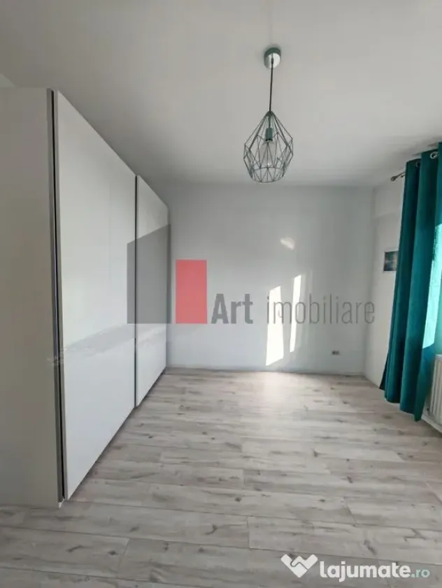 Apartament cu 2 camere de vanzare -Pacii-cu centrala-semi...
