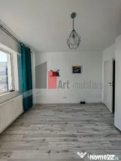 Apartament cu 2 camere de vanzare -Pacii-cu centrala-semi...