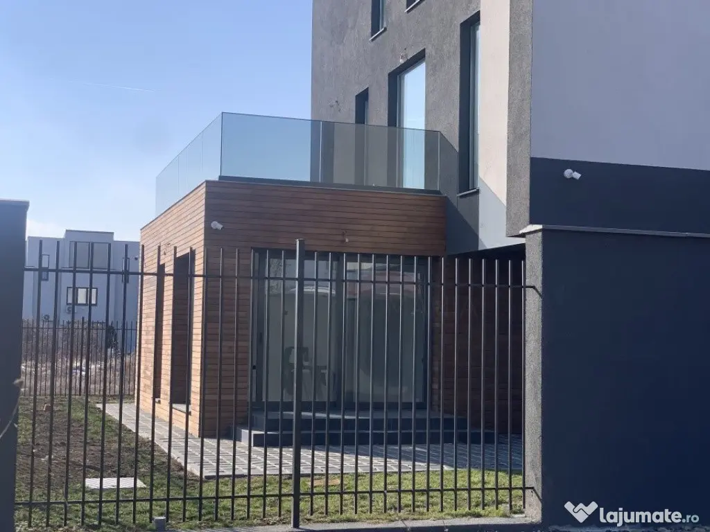 Vila lux 5 camere Pipera adiacent Henri Coanda
