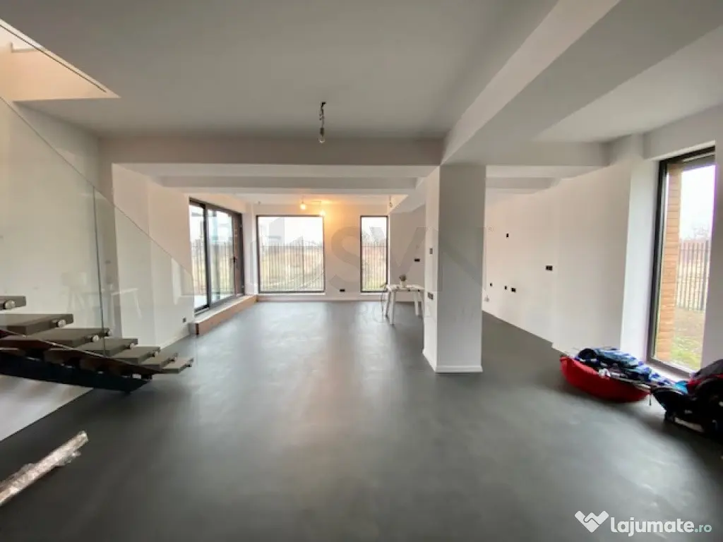 Vila lux 5 camere Pipera adiacent Henri Coanda