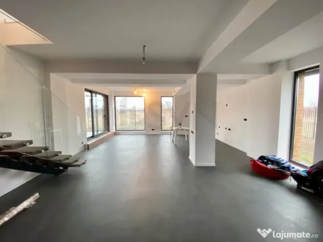 Vila lux 5 camere Pipera adiacent Henri Coanda
