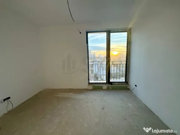 Penthouse 4 camere bloc nou Dacia