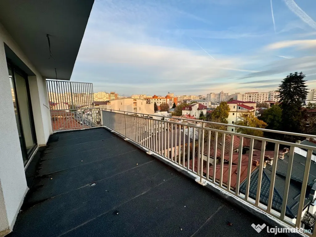 Penthouse 4 camere bloc nou Dacia