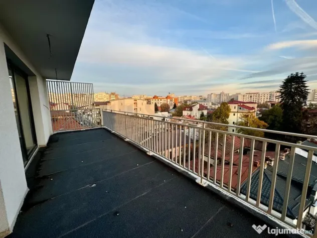 Penthouse 4 camere bloc nou Dacia