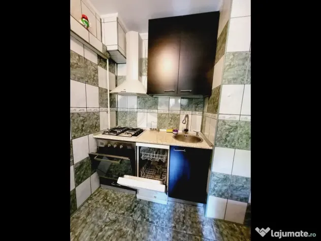 Apartament 3 camere - Calea Calarasilor - Parcare