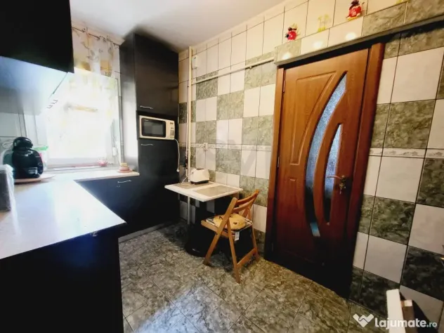 Apartament 3 camere - Calea Calarasilor - Parcare