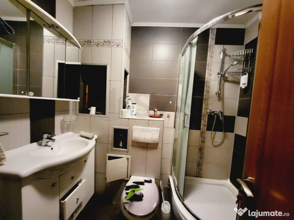 Apartament 3 camere - Calea Calarasilor - Parcare