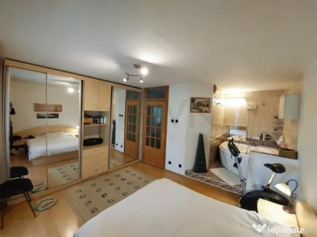 Apartament de 4 camere Piata Alba Iulia